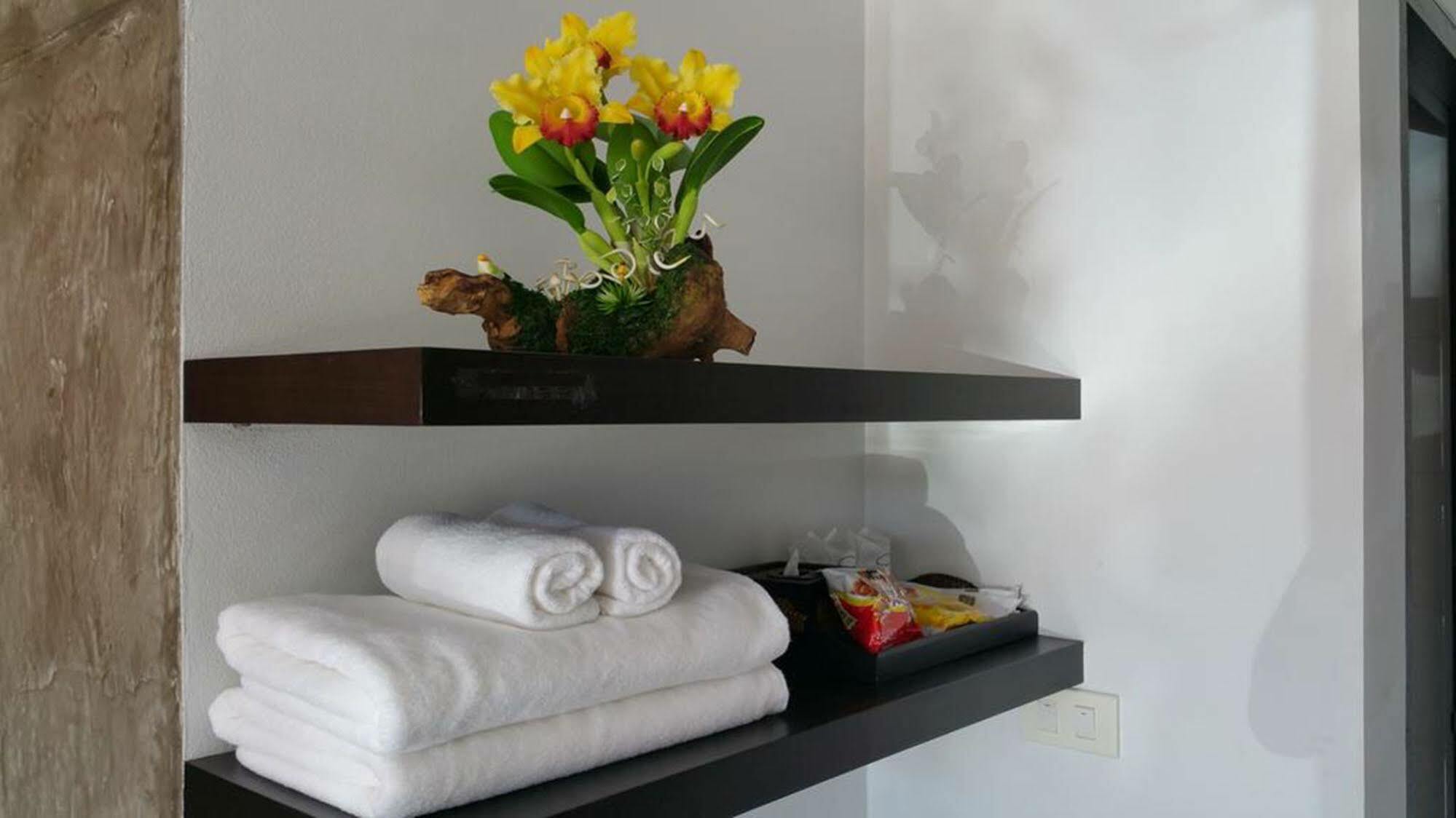 Hotel Phuket Airport Place - Sha 3*