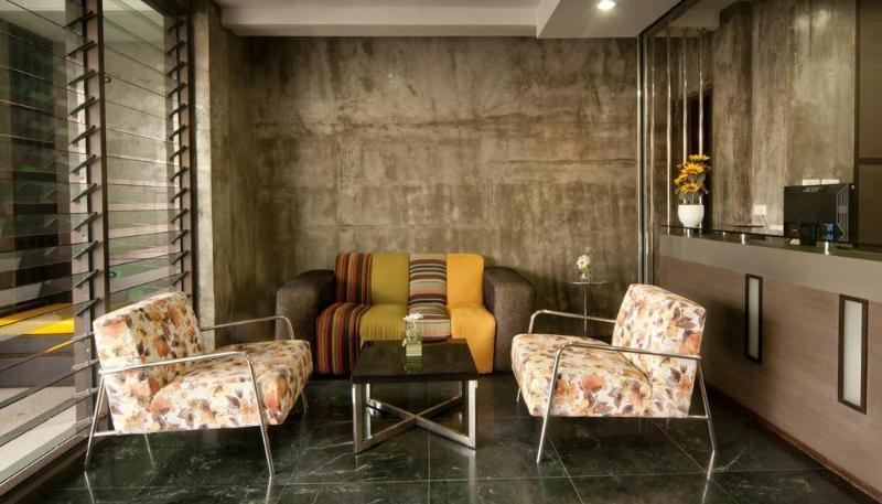 Oyo 358 Rattana Thalang Hotel 2*