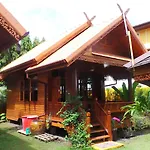 Golden Teak Resort Baan Sapparot