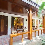 Tropica Bungalow Beach Hotel