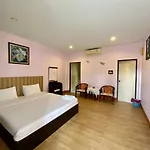 Pachumas Hotel