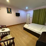 Pachumas Hotel