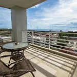 Veloche 2 Bedroom Apartment With Seaview