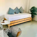 Hugger Hostel (Adults Only)