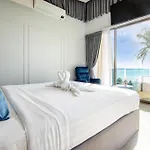 【Beach Front】海景沙滩别墅，私人泳池，免费早餐，女佣每日清洁，生活方便交通便利
