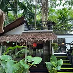 Nua Tone Resort Bang Tao & Cafe
