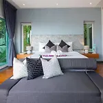 Villa Beyond 9 Bedroom Fully Staffed Seaview Villa