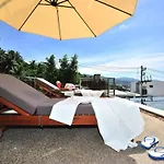 Lae Lay Suites Hotel