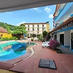 Baankasemsuk Resort 般咔 深宿
