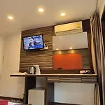 Patong Max Value Hotel