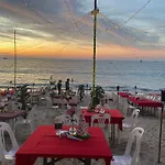 Deng\'S Kamala Beach Guesthouse