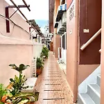 Jj Karon Beach Hotel