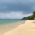 Sea Dreamer Beachfront Apartments
