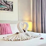 On Hotel Phuket - Sha