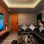 3 Double U - Kalim Sea View