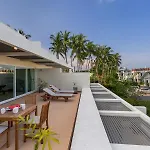 Suite Beni | Direct Ocean View Luxury Apartment In 5 Star Facility | Beachfront Property