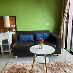 Maria\'S Guest House, Restaurant & Bar