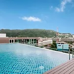 Ozone Kata -Great Location, Rooftop Pool, Convenient Studio