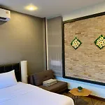 Baan Fran Sim Da