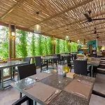 17 - Tropical Pool Villa