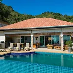 Karon Bliss: 4 Bedroom Haven