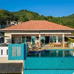 Karon Bliss: 4 Bedroom Haven