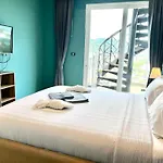 The Oh-So-Sexy Triple Penthouse - Rare 35Br 188M2