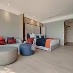 Hotel Tide Phuket Beachfront