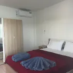 Water\'S Edge Resort ,