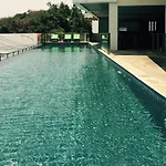 Lae Lay Suites Hotel
