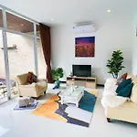 Lae Lay Suites Hotel