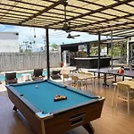 1715 House - White Rhino