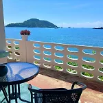 Water\'S Edge Resort ,