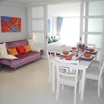 Kata Plaza 1 Bedroom Centrical Apartment