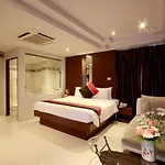 Rayaburi Beach Club