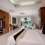 Rayaburi Beach Club