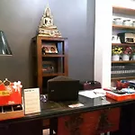 Arch Club Hotel