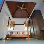 Naiharn Beach Villa
