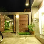Laila Pool Village