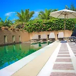 Royal Lee Resort And Spa