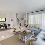 Kamala Beach House - 1 Min Walk To Beach