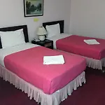 Daeng Plaza Hotel