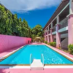First Resort Albergo