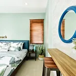 Modern House Patong Hill - 7 Beds - Kitchen