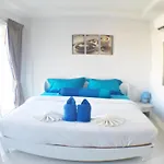 I-Kroon Cafe & Hotel