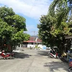 Summer Breeze Inn Hotel
