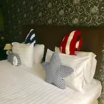 Only Blue Hotel