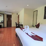 Karon Beach Pool Hotel
