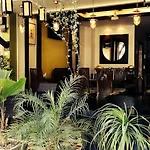 Marina Boutique Suites