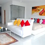 Chic Karon Studio Amazing View